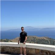 Tengo 29 años, agradable y responsable. Estoy acabando mis estudios en ingeniería química y tengo experiencia y titulación como monitor de ocio y tiempo libre